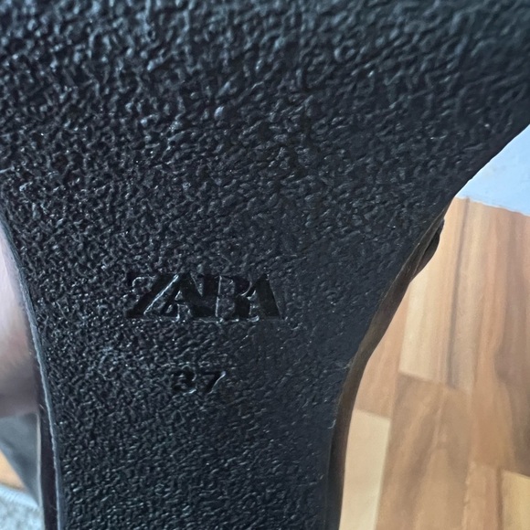 Zara fold over leather fleece lined knee high boots size 6.5 NWT, winter, heeled - Picture 6 of 10